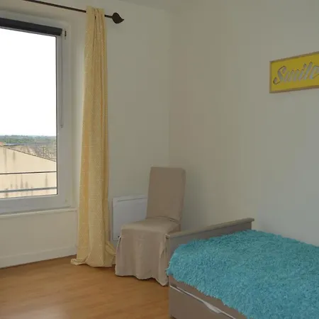 Spacieux A 2 Min Du Centre Апартаменты *
